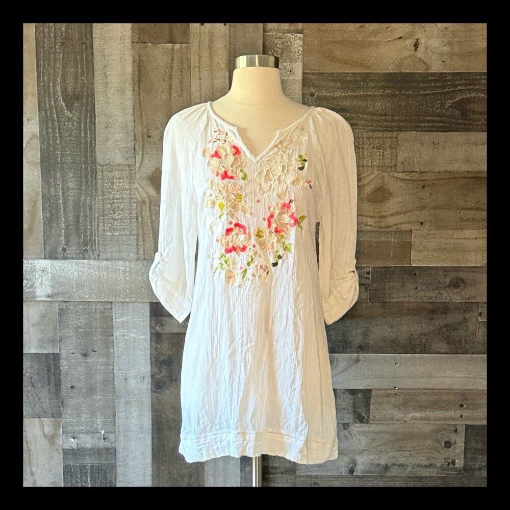White v-neck dress xsmall floral embroidery swim coverup tropical beach vacation